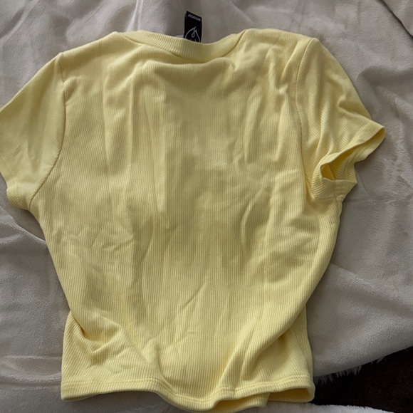 Windsor Soft Yellow Ribbed Tee - Picture 2 of 2